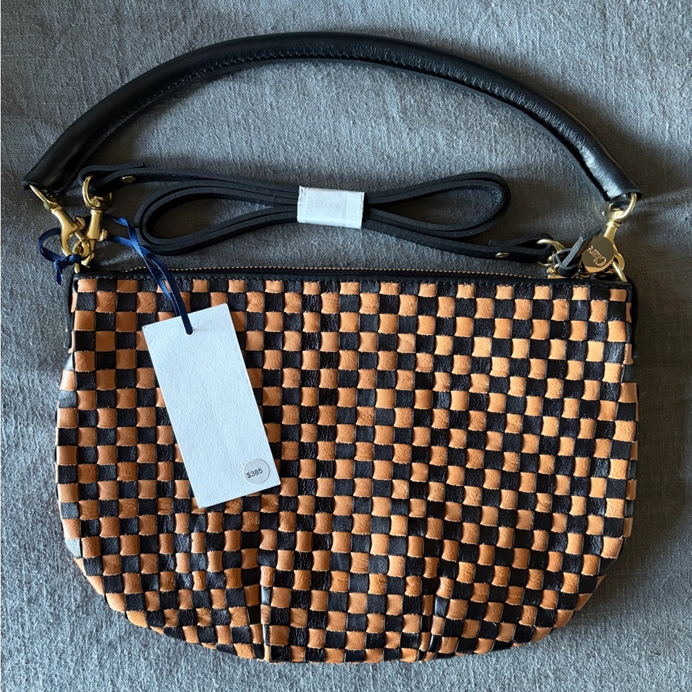 Clare V petit moyen messenger